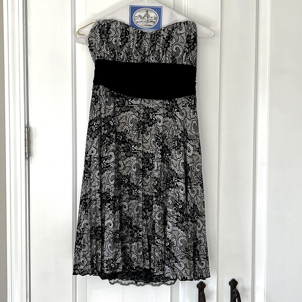 EUC Speechless black and white sleeveless dress.